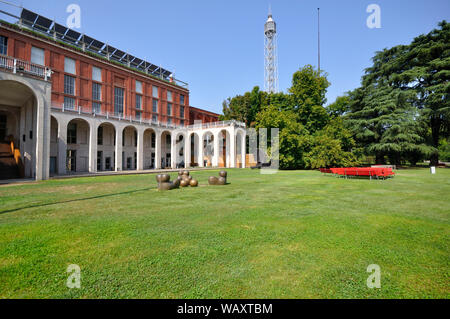 Italien, Lombardei, Mailand, Palazzo dell'Arte", der Triennale von Giovanni Muzio Architekt, Garten Stockfoto