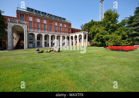 Italien, Lombardei, Mailand, Palazzo dell'Arte", der Triennale von Giovanni Muzio Architekt, Garten Stockfoto