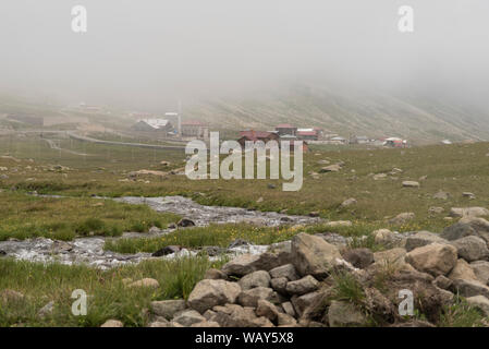 Niedrige Wolken auf der Ovit Pass, NE Türkei Stockfoto