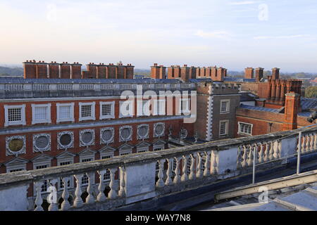 Fountain Court Südflügel, Rooftop Tour, Hampton Court Palace, East Molesey, Surrey, England, Großbritannien, USA, UK, Europa Stockfoto