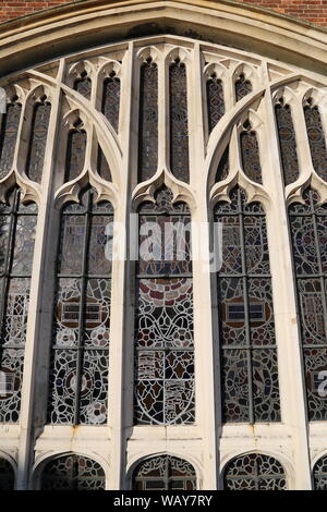 Große Halle Fenster von außen, Dach Tour, Hampton Court Palace, East Molesey, Surrey, England, Großbritannien, USA, UK, Europa Stockfoto