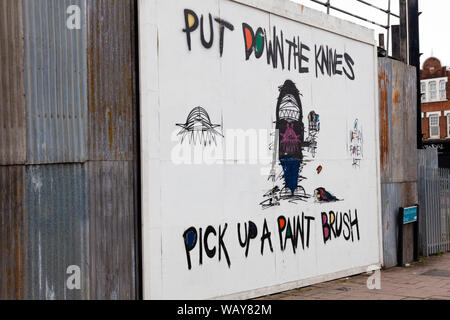 Poster über Messer Kriminalität, Bellingham, South London, UK. @ Nathan Owen Art. Stockfoto