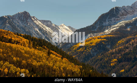 Mountain Pass in Colorado im Herbst Stockfoto