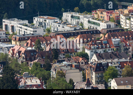 Freiburg im Breisgau, Wohnungsbau, neue und ältere Wohngebäude, Stockfoto