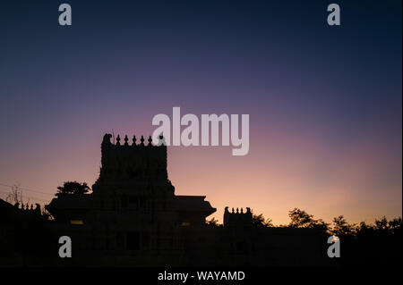 Malibu Hindu Templed fotografierte während des Sonnenuntergangs in Calabas, CA Stockfoto