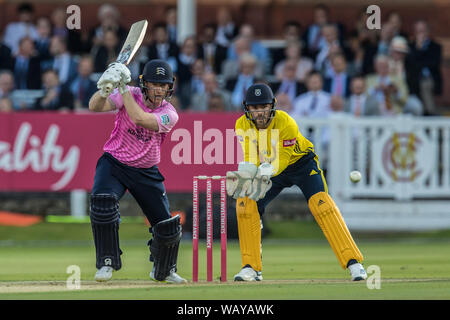 London, UK, 22. August 2018. Eoin Morgan schlagen für Middlesex gegen Hampshire in der Vitalität Blast T20 Cricket Match an den Lords. David Rowe/Alamy leben Nachrichten Stockfoto