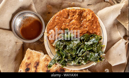 Injera Platte traditionelle Mahlzeit Äthiopien Stockfoto