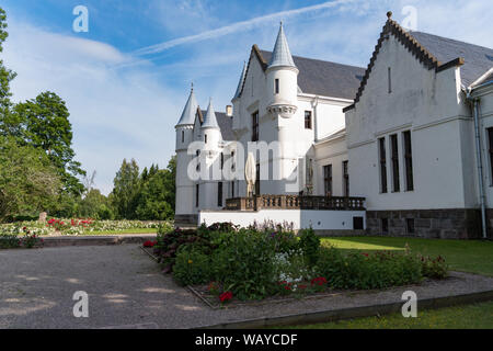 Alatskivi, Estland - 18 Juli 2019: Old Manor House (1876-1885), bekannt als alatskivi Verlust (Schloss). Alatskivi, Estland, Baltikum, Europa Stockfoto