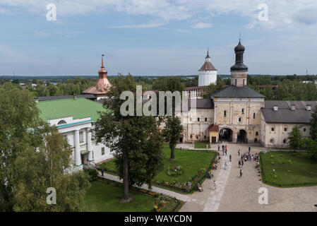 Kirilov, Russland - Juli 27, 2019: Kirche St. Johannes Climacus und Theodore Kirillo-Belozersky Stratilates im Kloster. Kirillov, Vologda Region. Cent Stockfoto