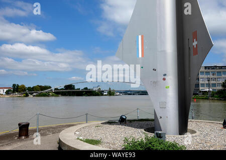 Ein Blick auf Dreilandereck, ein Denkmal in Basel, markiert er die drei Punkt, wo die Grenzen der Schweiz, Deutschland und Frankreich. Stockfoto