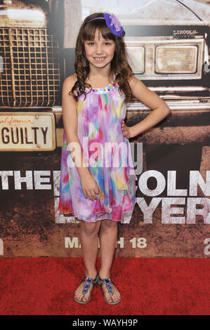 LOS ANGELES, Ca. März 10, 2011: Mackenzie Aladjem am Los Angeles Premiere ihres neuen Films "The Lincoln Lawyer" im Cinerama Dome, Hollywood. © 2011 Paul Smith/Featureflash Stockfoto