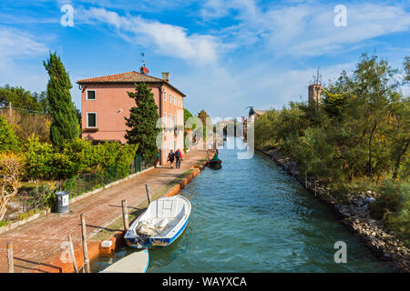 Den Canale Maggiore von der Ponte del Diavolo (Teufelsbrücke), Torcello, Insel, Laguna Venetien, Italien Stockfoto