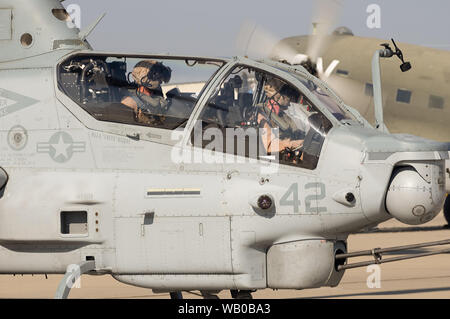 Die Bell AH-1Z Viper startete am 21. August 2016 vom Flughafen Camarillo. Stockfoto