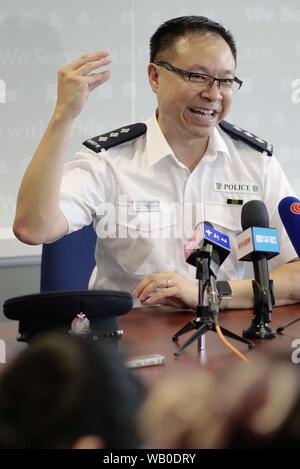 (190823) - HONGKONG, 23.08.2019 (Xinhua) - Chief Inspector Sean Lin spricht in einem Interview in Hongkong, Südchina, Aug 21., 2019. Gehen mit 'Feature: Video des Polizeibeamten leicht abgeschreckt Demonstranten belagern Polizei geht Viren' (Xinhua/Wang Shen) Stockfoto