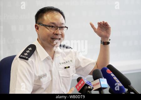 (190823) - HONGKONG, 23.08.2019 (Xinhua) - Chief Inspector Sean Lin spricht in einem Interview in Hongkong, Südchina, Aug 21., 2019. Gehen mit 'Feature: Video des Polizeibeamten leicht abgeschreckt Demonstranten belagern Polizei geht Viren' (Xinhua/Wang Shen) Stockfoto