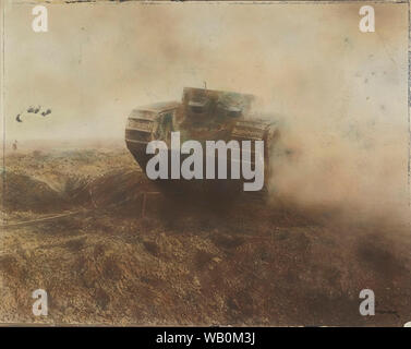 Vintage WWI Panzerwagen Tank oder ähnliche schwarz-weiß Foto Stockfoto