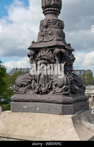 Lamp Post Skulptur auf Pont Neuf Brücke. Paris, Frankreich Stockfoto