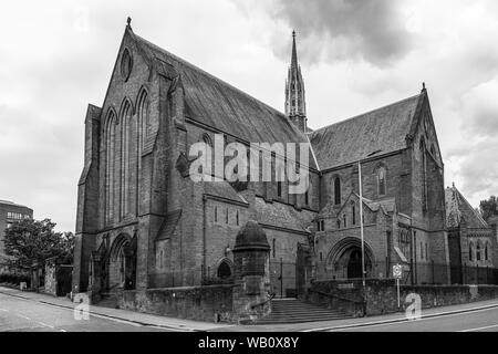 Glasgow, Schottland, Großbritannien, 22. Juni 2019: Die baronie Pfarrkirche in Burg Straße an der Kreuzung mit der Rottenrow und Macleod Straße jetzt Universität von S Stockfoto