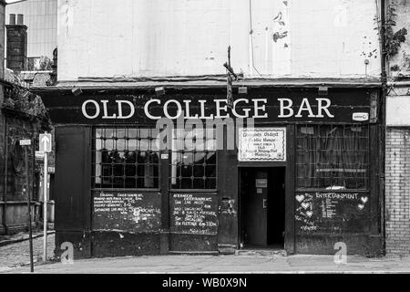 Glasgow, Schottland, Großbritannien - 22 Juni, 2019: Der alte College Bar dachte, das älteste Pub in Glasgow etwas frische Farbe. Stockfoto