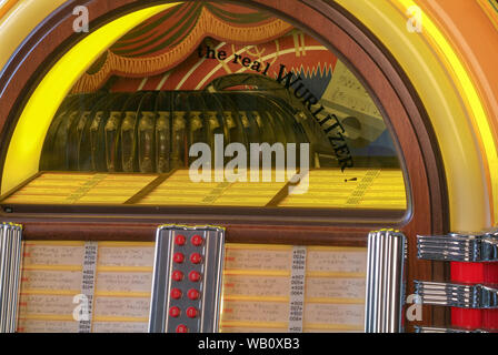 London, England - 23 Mai 2008: echte Wurlitzer Juke Box im Stil der 50er Stockfoto