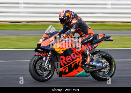 TOWCESTER, VEREINIGTES KÖNIGREICH. 23 Aug, 2019. Johann Zarco (FRA) von Red Bull KTM Factory Racing während der Praxis Sitzung 1 der GoPro Britischen Grand Prix in Silverstone am Freitag, den 23. August 2019 in TOWCESTER, ENGLAND. Credit: Taka G Wu/Alamy leben Nachrichten Stockfoto