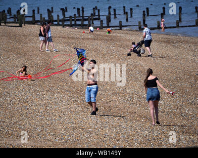 Sheerness, Kent, Großbritannien. 23 August, 2019. UK Wetter: ein sonniger und warmer Tag in Sheerness, Kent. Credit: James Bell/Alamy leben Nachrichten Stockfoto