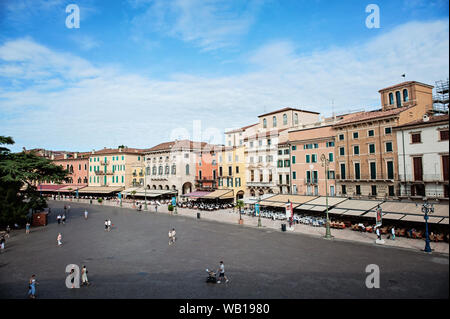 Blick auf die Piazza Bra in Verona Stockfoto
