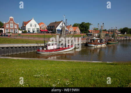 Deutschland, Niedersachsen, Krummhoern, Greetsiel, Neuharlingersiel, Fischerhafen Stockfoto