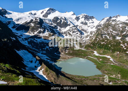 Schweiz, Kanton Bern, Sustenpass, See Steinsee und Stein Gletscher Stockfoto