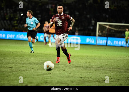 Turin, Italien. 22 Aug, 2019. Armando Izzo von Torino FC in Aktion während der UEFA Europa League Playoff runde Fußballspiel zwischen Torino FC und Wolverhampton Wanderers FC. Wolverhampton Wanderers FC 2-3 Stadio Olimpico Grande Torino in Italien Turin gewann, 22. August 2019 (Foto von Alberto Gandolfo/Pacific Press) Quelle: Pacific Press Agency/Alamy leben Nachrichten Stockfoto