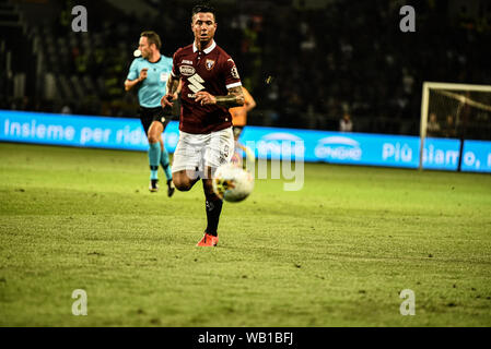 Turin, Italien. 22 Aug, 2019. Armando Izzo von Torino FC in Aktion während der UEFA Europa League Playoff runde Fußballspiel zwischen Torino FC und Wolverhampton Wanderers FC. Wolverhampton Wanderers FC 2-3 Stadio Olimpico Grande Torino in Italien Turin gewann, 22. August 2019 (Foto von Alberto Gandolfo/Pacific Press) Quelle: Pacific Press Agency/Alamy leben Nachrichten Stockfoto