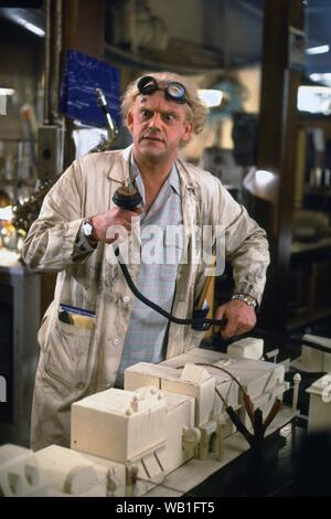 CHRISTOPHER LLOYD in "ZURÜCK IN DIE ZUKUNFT (1985), unter der Regie von Robert Zemeckis. Credit: AMBLIN/Universal/Album Stockfoto