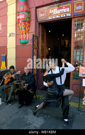 Tango Tänzer im El Caminito, La Boca, Buenos Aires, Argentinien, 30077937 Stockfoto