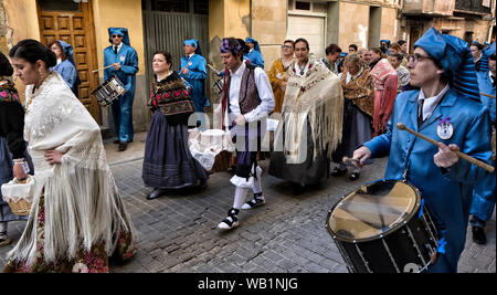 ALCANIZ, Teruel, Spanien - 30. März: Ostern feiern, der Klang der Trommeln in der Region Aragon am 30. März 2018 in Teruel, Spanien gehört werden kann. Stockfoto