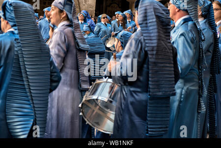 ALCANIZ, Teruel, Spanien - 30. März: Ostern feiern, der Klang der Trommeln in der Region Aragon am 30. März 2018 in Teruel, Spanien gehört werden kann. Stockfoto