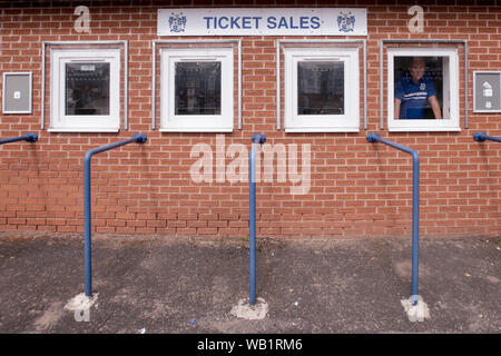 Bury, Lancashire. UK. 23. August 2019. Fans von Bury FC haben ihren Weg zu Gigg Weg heute Morgen, in der Hoffnung, vor dem Aussterben gerettet zu werden. Die unpopuläre Vorsitzender des Club, Steve Dale, hat bis 24:00 Uhr Vertreibung aus der englischen Fußball-Liga zu vermeiden. Stockfoto