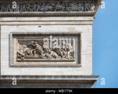 PARIS, FRANKREICH - 03. AUGUST 2018: Schnitzwerk auf dem Triumphbogen de l'Étoile Stockfoto