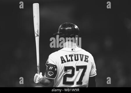 August 22, 2019: Houston Astros zweiter Basisspieler Jose Altuve (27) bereitet die bat während der Major League Baseball Spiel zwischen den Detroit Tiger und der Houston Astros im Minute Maid Park in Houston, Texas. Houston besiegt Detroit 6-3. Prentice C. James/CSM Stockfoto