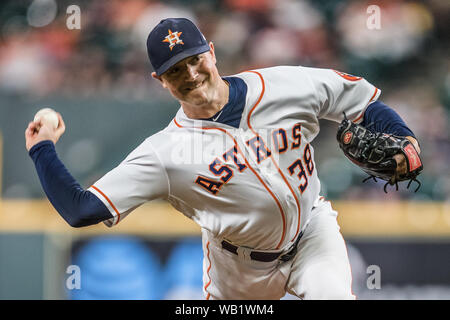 August 22, 2019: Houston Astros Entlastung Krug Joe Smith (38) wirft einen Pitch während der Major League Baseball Spiel zwischen den Detroit Tiger und der Houston Astros im Minute Maid Park in Houston, Texas. Houston besiegt Detroit 6-3. Prentice C. James/CSM Stockfoto