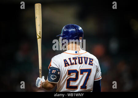 August 22, 2019: Houston Astros zweiter Basisspieler Jose Altuve (27) bereitet die bat während der Major League Baseball Spiel zwischen den Detroit Tiger und der Houston Astros im Minute Maid Park in Houston, Texas. Houston besiegt Detroit 6-3. Prentice C. James/CSM Stockfoto