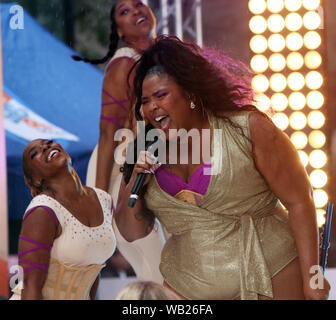 New York, USA. 23 Aug, 2019. New York, NY, USA. 23 Aug, 2019. Lizzo führt auf der NBC Today Show Citi Konzertreihen in New York City am 23. August 2019. Credit: MediaPunch Inc/Alamy leben Nachrichten Stockfoto
