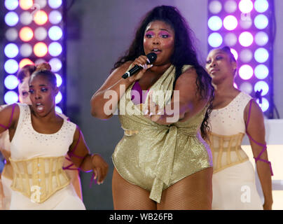 New York, USA. 23 Aug, 2019. New York, NY, USA. 23 Aug, 2019. Lizzo führt auf der NBC Today Show Citi Konzertreihen in New York City am 23. August 2019. Credit: MediaPunch Inc/Alamy leben Nachrichten Stockfoto