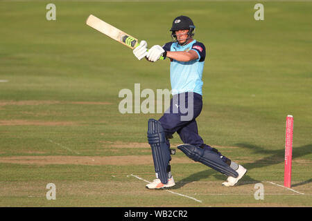 Chester Le Street, UK. 23. August 2019. Tom Kohler Cadmore Yorkshire batting während der Vitalität T20 Blast Match zwischen Durham County Cricket Club und Yorkshire County Cricket Club Emirates Riverside, Chester Le Street am Freitag, den 23. August 2019. (Credit: Mark Fletcher | MI Nachrichten) Credit: MI Nachrichten & Sport/Alamy leben Nachrichten Stockfoto