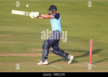 Chester Le Street, UK. 23. August 2019. Tom Kohler Cadmore Yorkshire batting während der Vitalität T20 Blast Match zwischen Durham County Cricket Club und Yorkshire County Cricket Club Emirates Riverside, Chester Le Street am Freitag, den 23. August 2019. (Credit: Mark Fletcher | MI Nachrichten) Credit: MI Nachrichten & Sport/Alamy leben Nachrichten Stockfoto