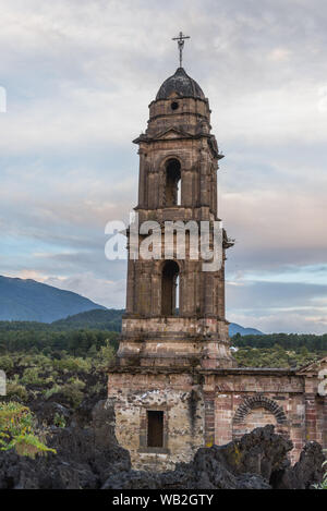 Stadt zerstört von Vulkan Paricutin Stockfoto