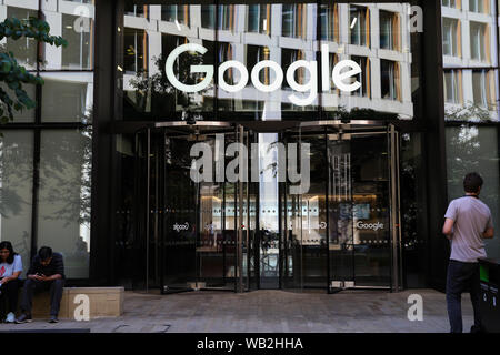 London, Großbritannien. 23 Aug, 2019. Die Außenansicht der Eingang zum globalen Internet Suche Unternehmen Google office in London. Credit: Dinendra Haria/SOPA Images/ZUMA Draht/Alamy leben Nachrichten Stockfoto