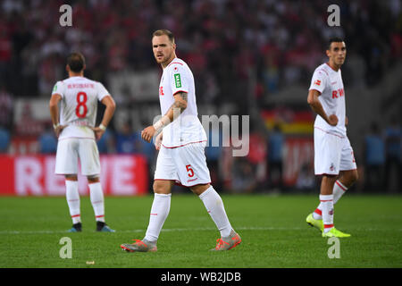 Köln, Deutschland. 23 Aug, 2019. Enttäuschung beim FC Köln: Rafael Czichos (Köln, v.). GES/Fußball/1. Bundesliga: 1. FC Köln - Borussia Dortmund, 23.08.2019 Fußball: 1.Liga: 1. FC Köln gegen Borussia Dortmund, Köln, 23. August 2019 | Verwendung der weltweiten Kredit: dpa/Alamy leben Nachrichten Stockfoto