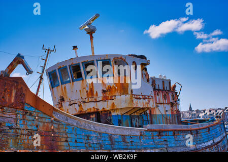 Alten, verlassenen Schiffswrack in der alten Boot Friedhof von Camaret-sur-Mer in der Bretagne, Frankreich Stockfoto