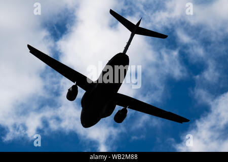 FAIRFORD/VEREINIGTES KÖNIGREICH - 11. JULI 2018: Embraer KC-390 PT-ZNJ Transport Tanker Ankunft und Landung für RIAT Royal International Air Tattoo Stockfoto