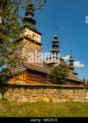 Owczary, Polen - 22.August 2018: Die griechisch-katholische Pfarrei Kirche von Schutz der Mather Gottes in Owczary. Polen. UNESCO Holz- tserkvas des C Stockfoto